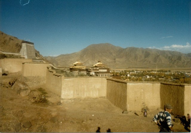 wall in Tibet.jpg