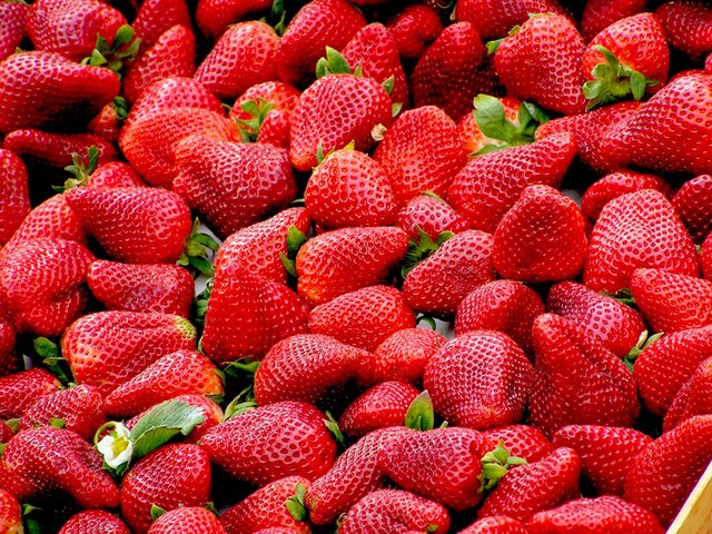 food-fruits-red-70746.jpg