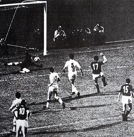 UEFA_Euro_1968_Final_-_Italy_v_Yugoslavia_-_Riva's_goal.jpg