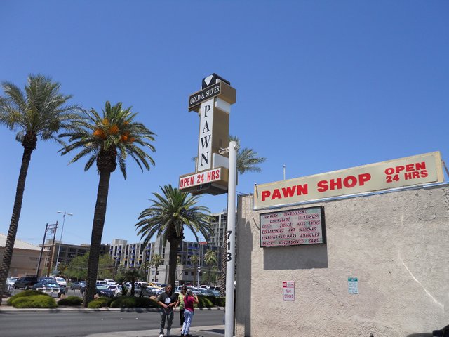 Pawn_Stars_shop_by_Mike_Salvucci.jpg