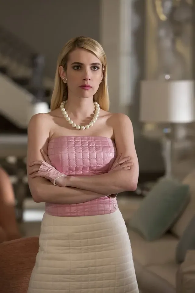 Emma-Roberts-Chanel-Scream-Queens.webp