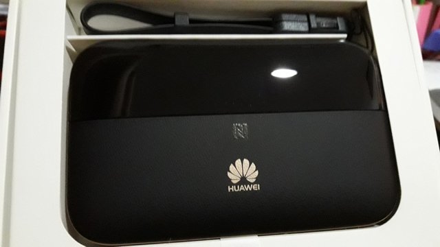 Unboxing the Huawei Mobile WiFi Pro2!