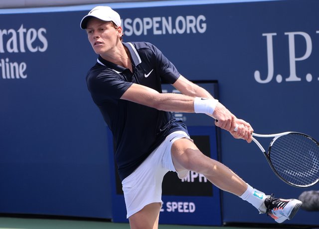 2048px-Jannik_Sinner_(2024_US_Open)_01.jpg