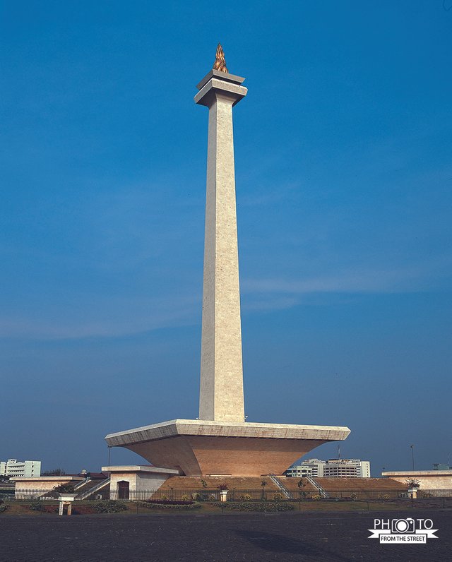 monas 00.jpg