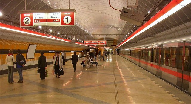 1280px-Prague_metro_Kobylisy_station_01.JPG