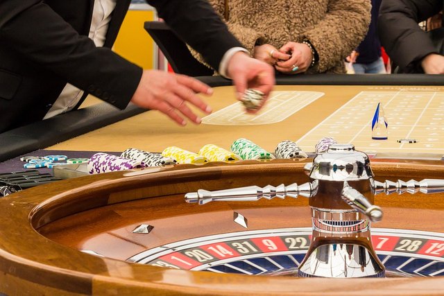Gambling-Game-Bank-Game-Casino-Profit-Roulette-1253622.jpg