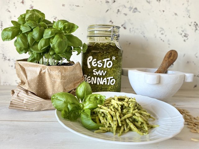 pesto-7989474_960_720.jpg