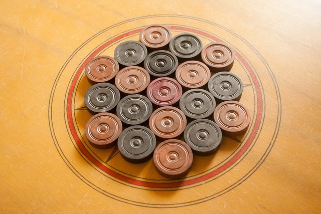 00-38-17-carrom-390835_1280.jpg