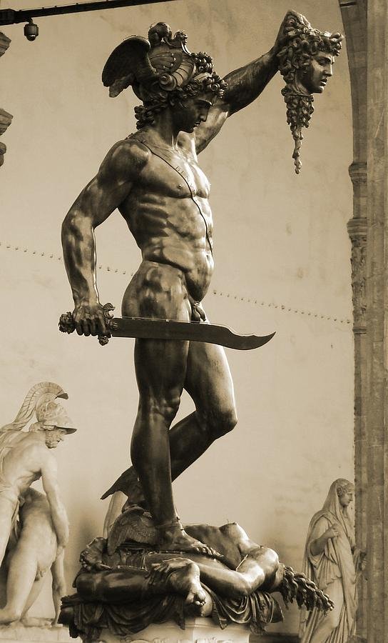 perseus-with-the-head-of-medusa-zinvolle-art.jpg