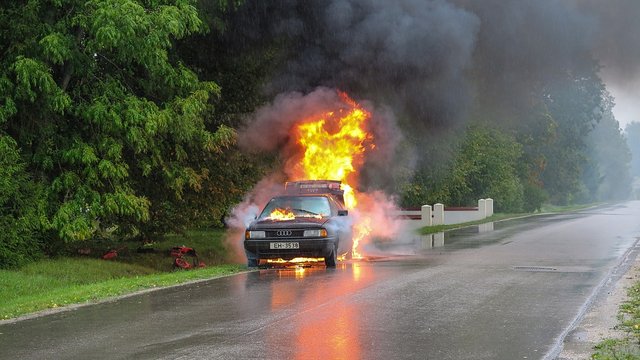 Car-Accident-Fire-Street-Accident-Car-2789841.jpg