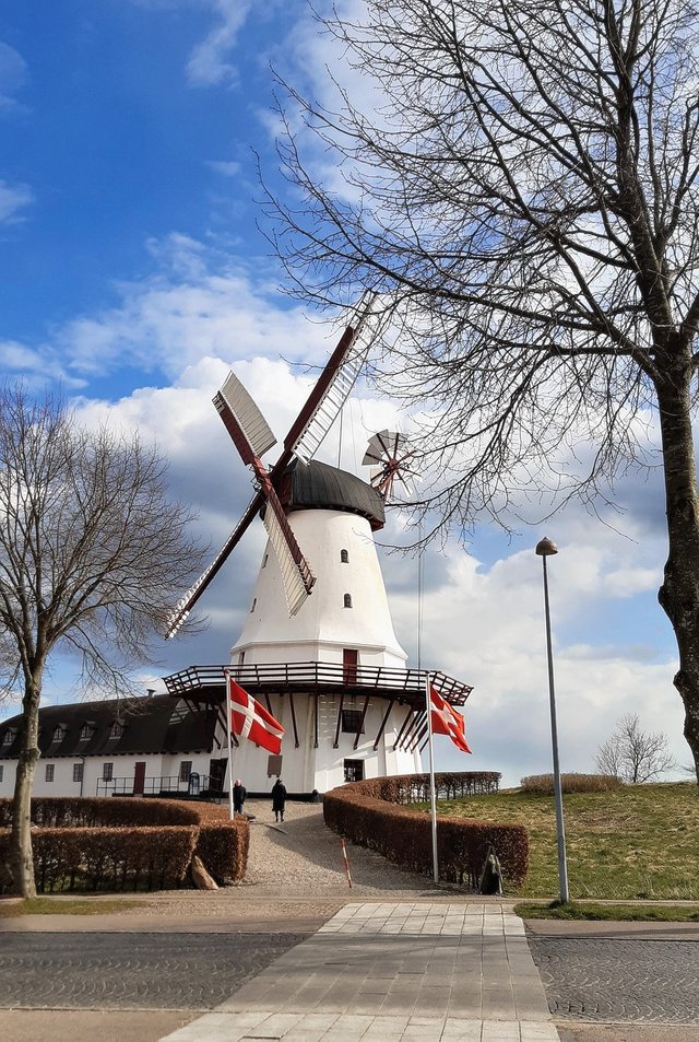 windmill-7117411_1280.jpg