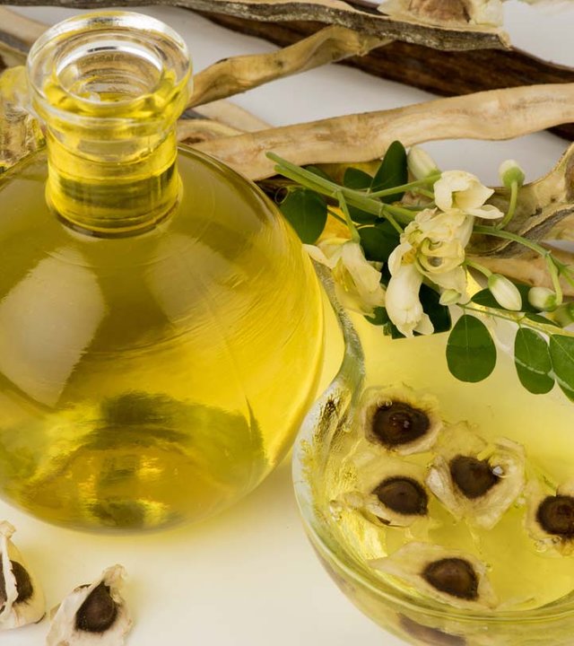 379_11-Best-Benefits-Of-Moringa-Oil-For-Skin-Hair-And-Health.jpg