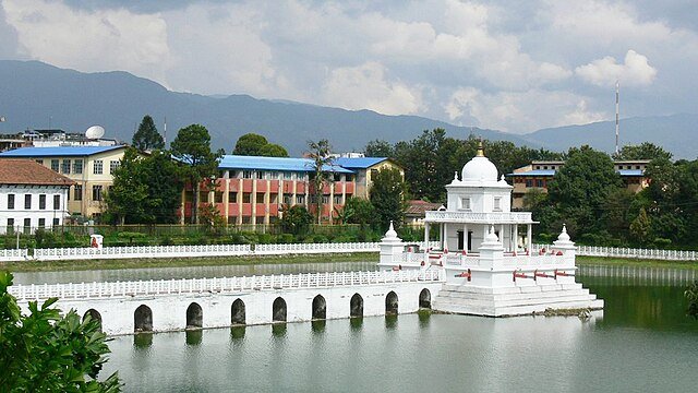 640px-Rani_Pokhari,_Kathmandu,_Nepal.jpg