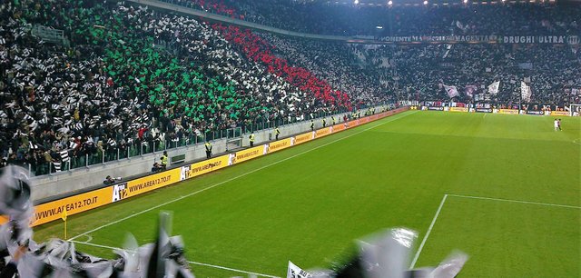 2048px-Inside_Juventus_Stadium_(3).jpg