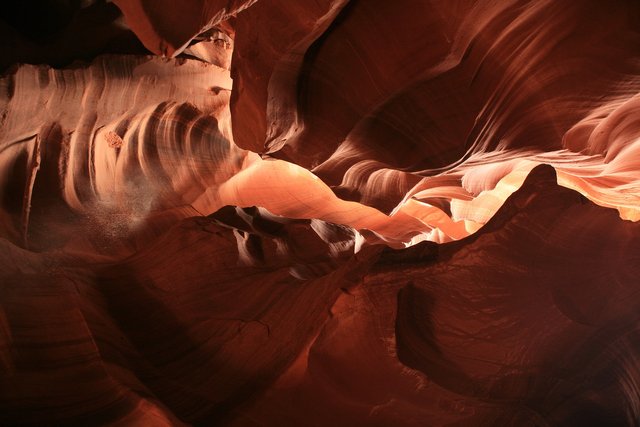 antelope-canyon-3725285_1920.jpg