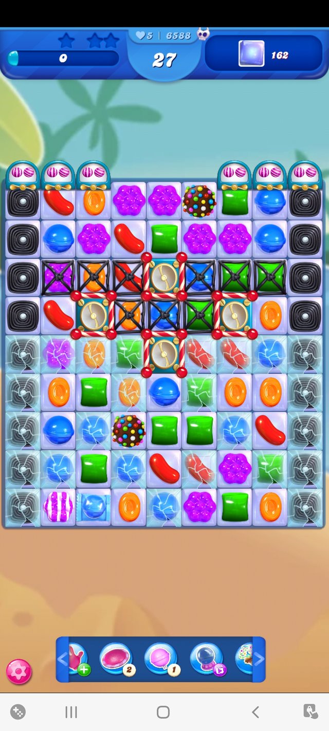 Screenshot_20220819-190528_Candy Crush Saga.jpg