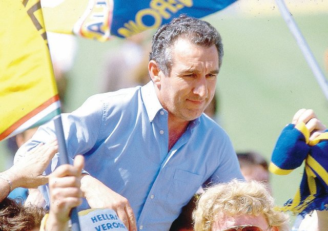 Osvaldo_Bagnoli,_Hellas_Verona_1985.jpg