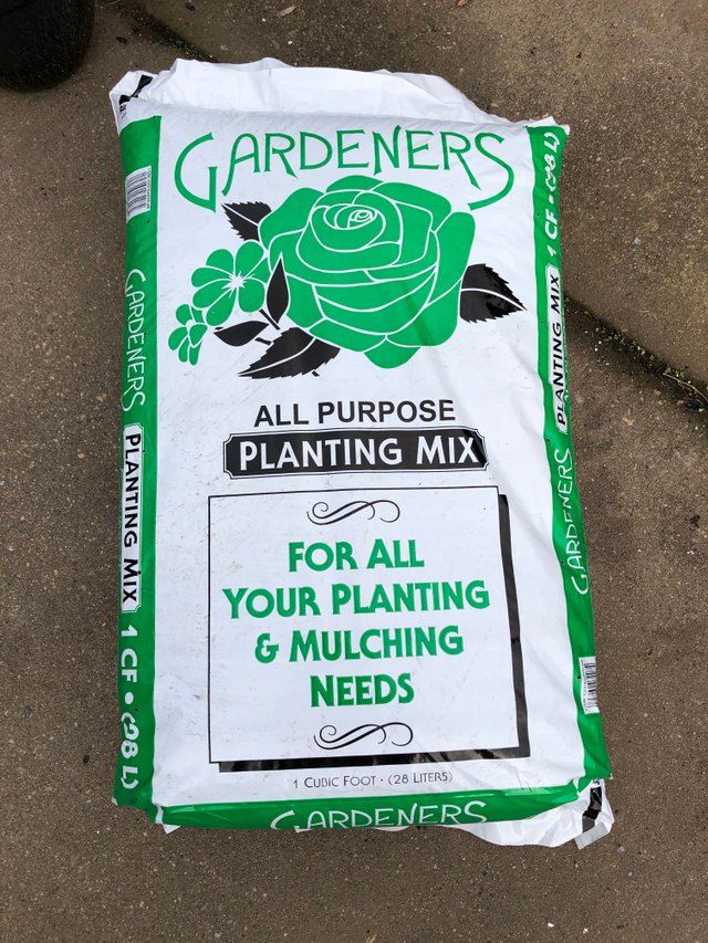 gardeners potting soil