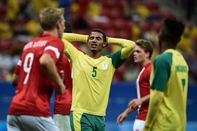 Dinamarca_x_África_do_Sul_-_Futebol_masculino_-_Olimpíadas_Rio_2016_(28835835705).jpg