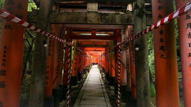torii-2682780_640.jpg