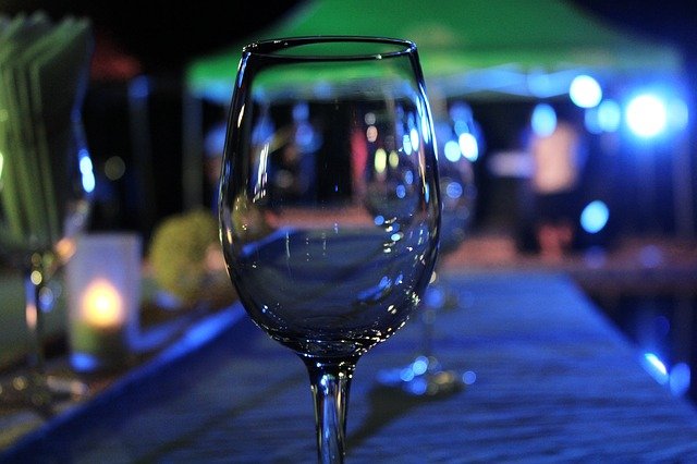 wine-glasses-449283_640.jpg