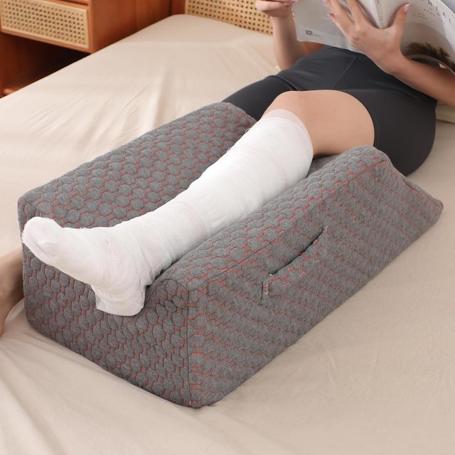 6691737d60195e4fb74963f9-single-leg-elevation-pillow-post-surgery.jpg