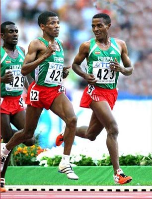 Haile-Gebreselassie-Kenenisa-Bekele-Shihine-Paris-2003aa.jpg