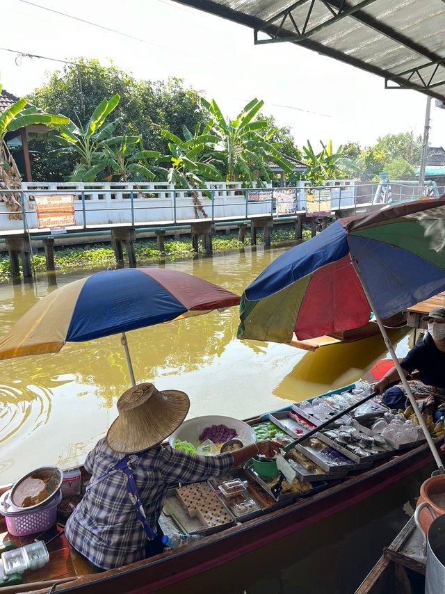 Wat Takien Floating Market25.jpg