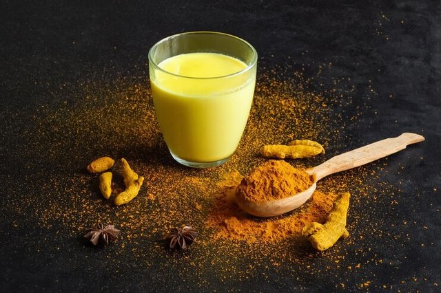 traditional-indian-drink-turmeric-golden-milk_1283103-1494.jpg