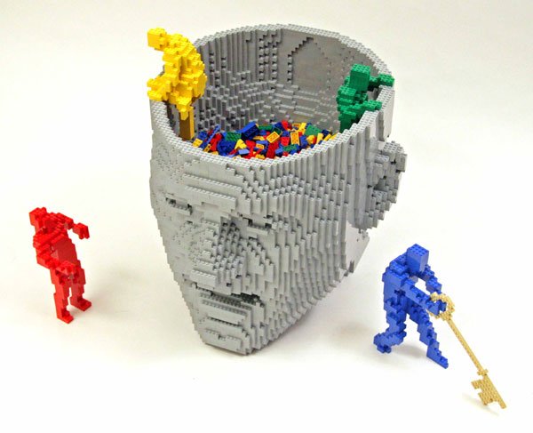 Incredible-LEGO-Art-by-Nathan-Sawaya-think.jpg