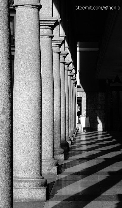 colonnade-valladolid-01-bw.jpg