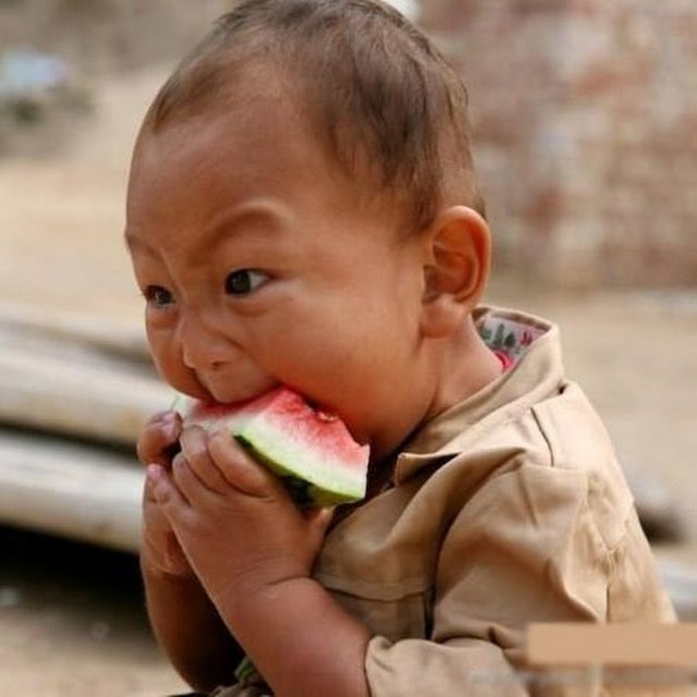 Hungry-Kid-Funny-Picture.jpg