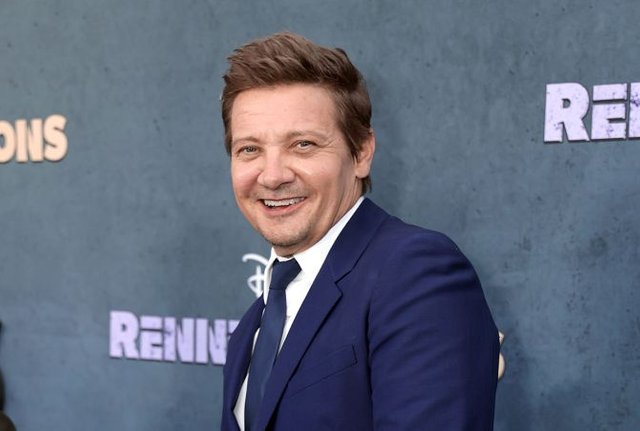 12jeremy-renner-1.jpg