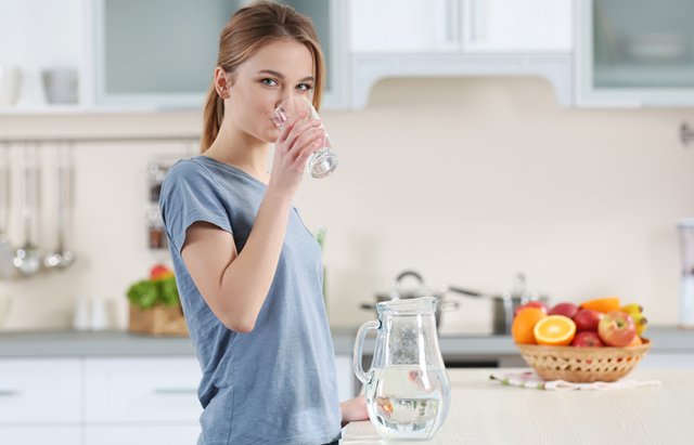 Do-You-Drink-Water-Immediately-Before-Or-After-A-Meal2.jpg