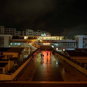 free-photo-of-cho-da-lat-in-da-lat-city-in-vietnam-at-night.jpeg