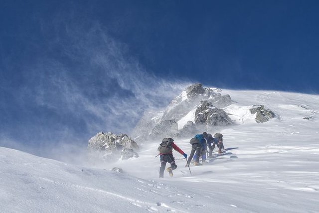 mountaineering-2124113__480.jpg