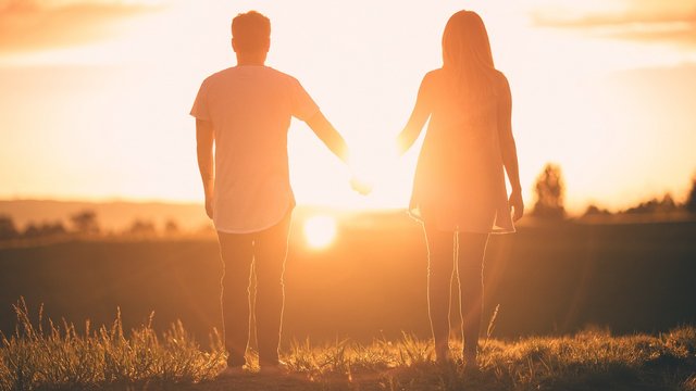 valentines-day-background-2561053_1280.jpg