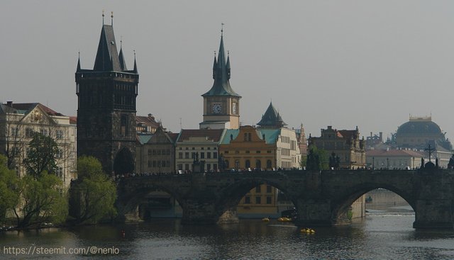 charles-bridge-02.jpg