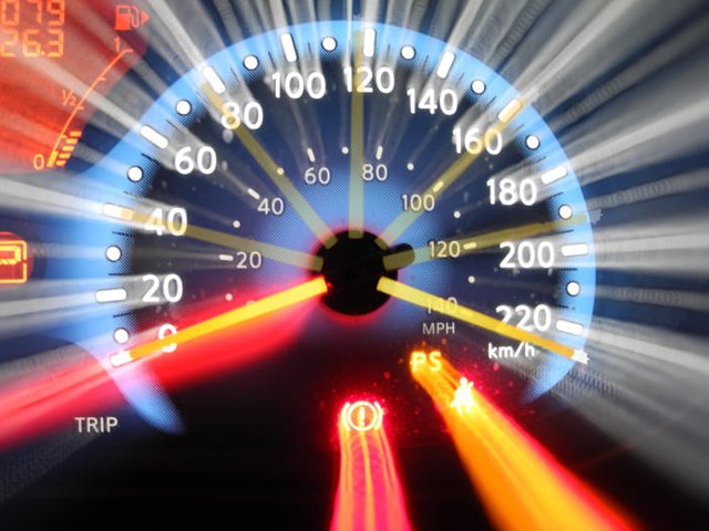 speedometer-fast-drive-100735078-large.jpg
