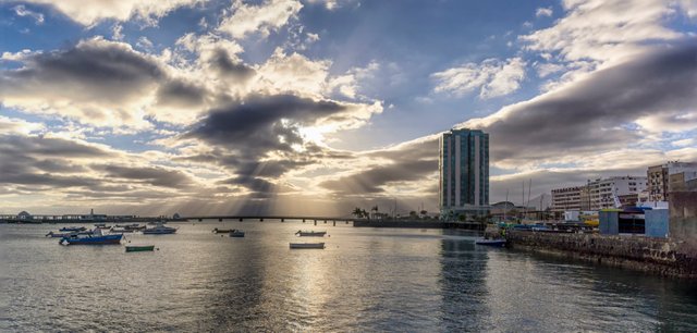 _DSC2475_stitch_Lanzarote21.02_sunset_Arricife.jpg