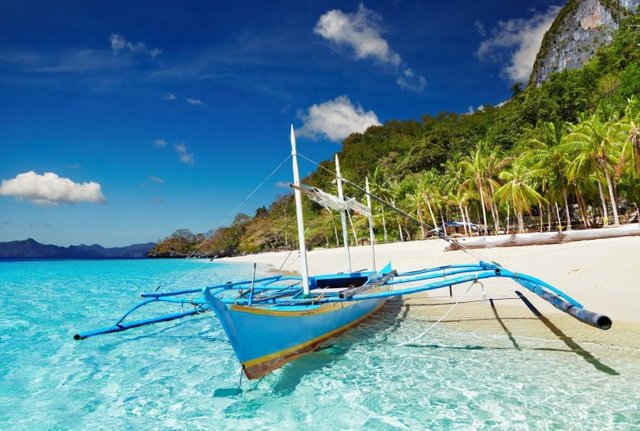 El-nido-7-Commandos-Beach-Bacuit-Bay-768x517.jpg