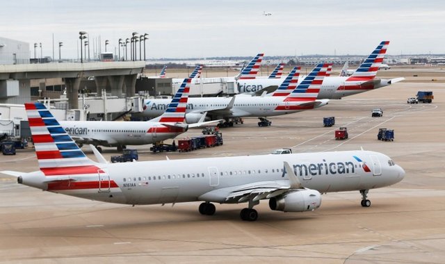 thumb-large-American-Airlines-Dallas-Airport.jpg
