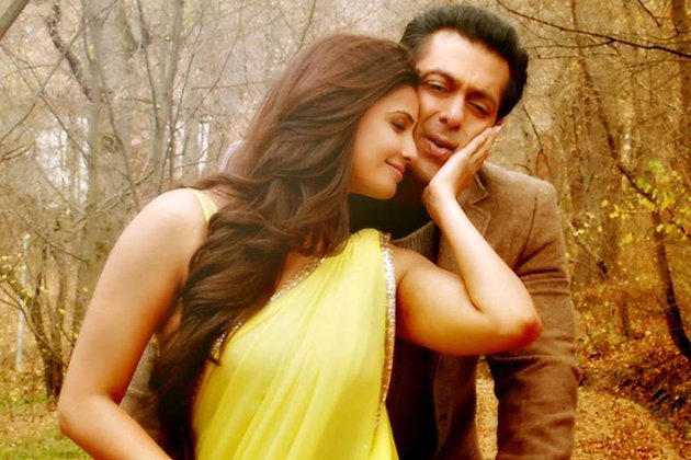 Salman-and-Daisy-in-Jai-Ho.jpg