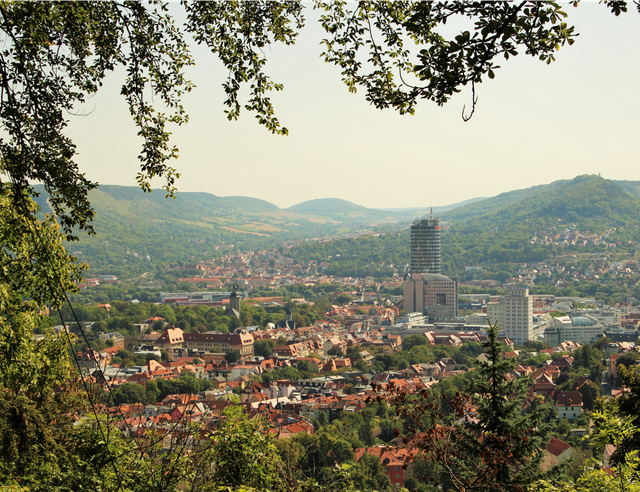 Jena Blick Bismarckturm Sommer.png