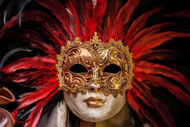 venetian-mask-1283163_1920.jpg