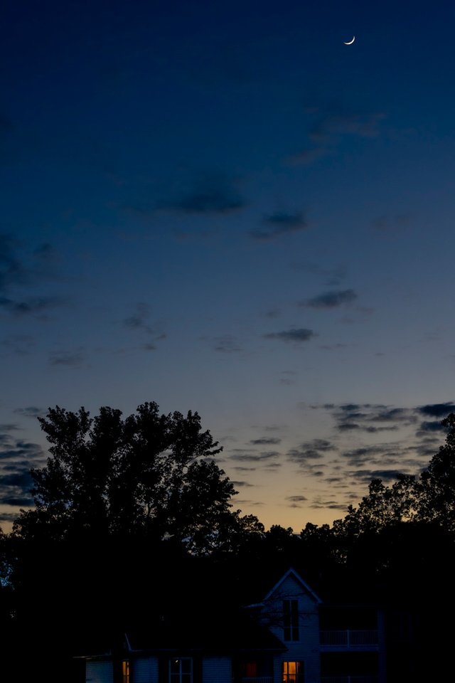 Moon over apartmnet (1 of 1)-2.jpg