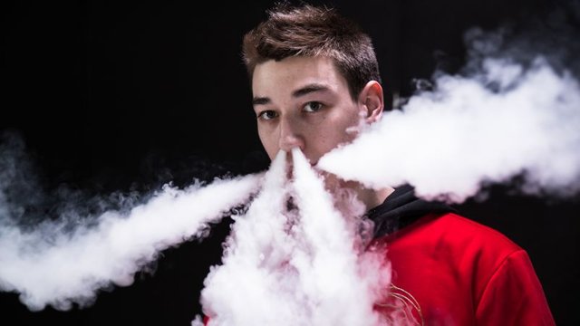 gq_blowing-smoke-with-a-vape-god.jpg