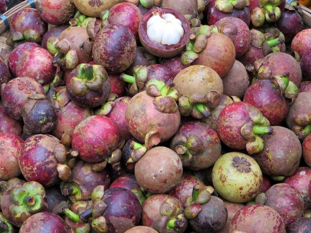 mangosteen-1938194_1280.jpg