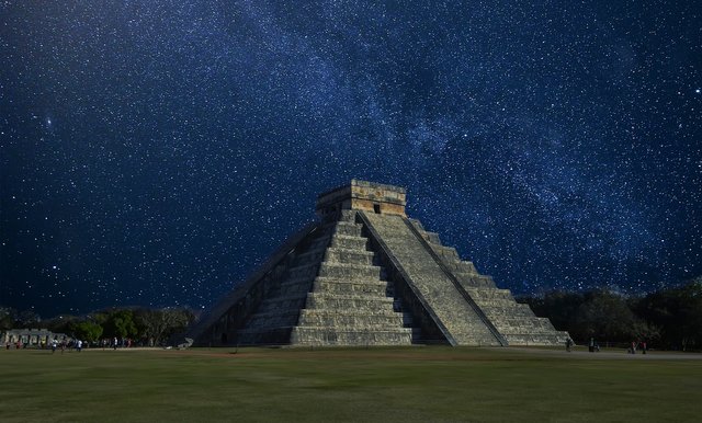 chichen-itza-1025099_1920.jpg