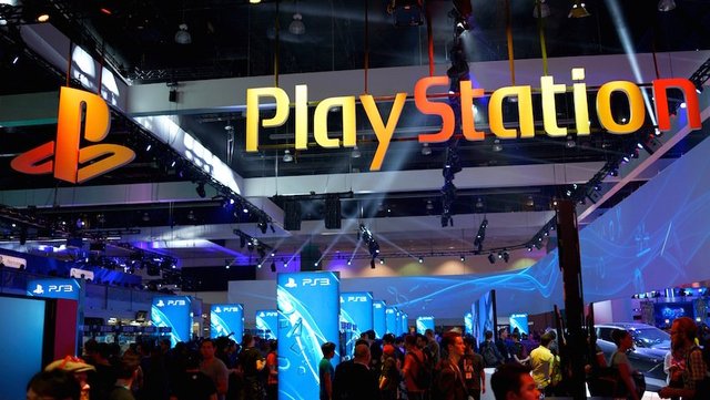 Sony-PlayStation-booth-E3-2013.jpg
